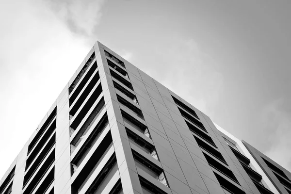Αφηρημένη Θραύσμα Της Σύγχρονης Αρχιτεκτονικής Σύγχρονο Κτίριο Κατοικιών Μαύρο Και — Φωτογραφία Αρχείου