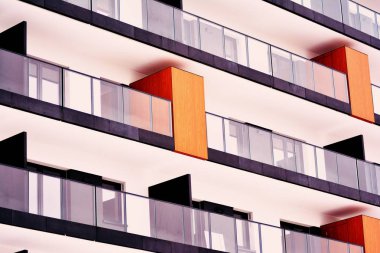 Çağdaş mimarinin soyut parçası. Konut modern bina