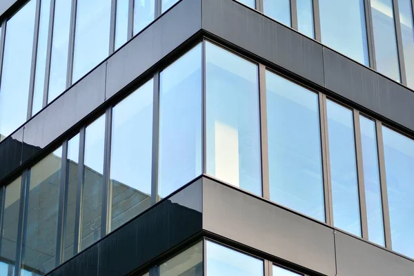 Edificio Moderno Con Cielo Reflejado Nube Ventana Cristal — Foto de Stock