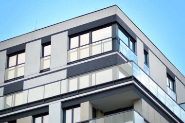 Çağdaş mimarinin soyut parçası. Konut modern bina