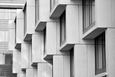 Modern mimarisi, beton ve camdan duvarlar soyut parçası. Siyah ve beyaz.