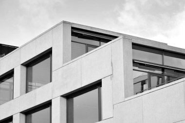 Modern mimarisi, beton ve camdan duvarlar soyut parçası. Siyah ve beyaz.