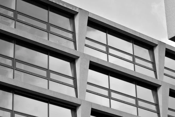 Fragmento Abstracto Arquitectura Moderna Paredes Vidrio Hormigón Blanco Negro —  Fotos de Stock