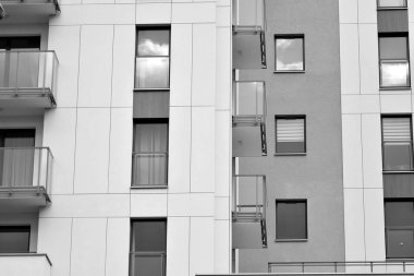 Çağdaş mimarinin soyut parçası. Konut modern bina. Siyah ve beyaz.