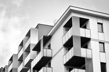 Çağdaş mimarinin soyut parçası. Konut modern bina. Siyah ve beyaz.