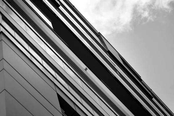 Streszczenie Fragmentu Współczesnej Architektury Nowoczesny Budynek Mieszkalny Czarno Białe — Zdjęcie stockowe