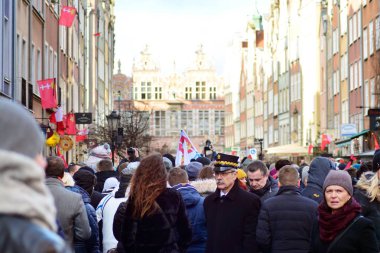 Gdansk, Polonya.19 Ocak 2019. Veda öldürülen kentin belediye başkanı için Gdansk sokaklarına içine kalabalık Polonyalılar binlerce. Pawel Adamowicz 14 Ocak 2019 öldü.