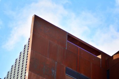 Paslı cephe dış ile modern bina 