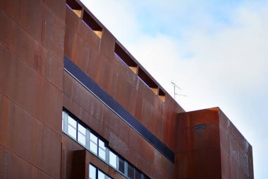 Paslı cephe dış ile modern bina 