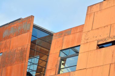 Paslı cephe dış ile modern bina 