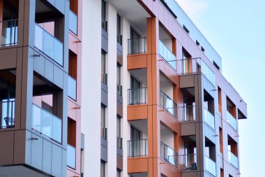Modern, lüks apartman binası..
