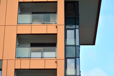 Modern, lüks apartman binası..