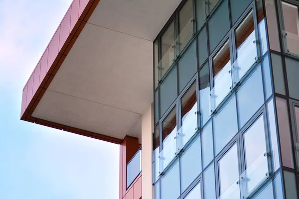 Modern, lüks apartman binası..