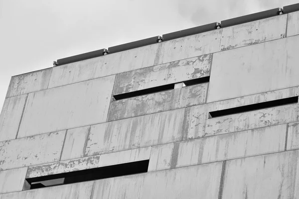 Современное Здание Ржавым Фасадом Экстерьеров Черное Белое — стоковое фото