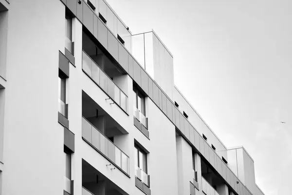 Edifícios Apartamentos Modernos Dia Ensolarado Com Céu Azul Fachada Moderno — Fotografia de Stock