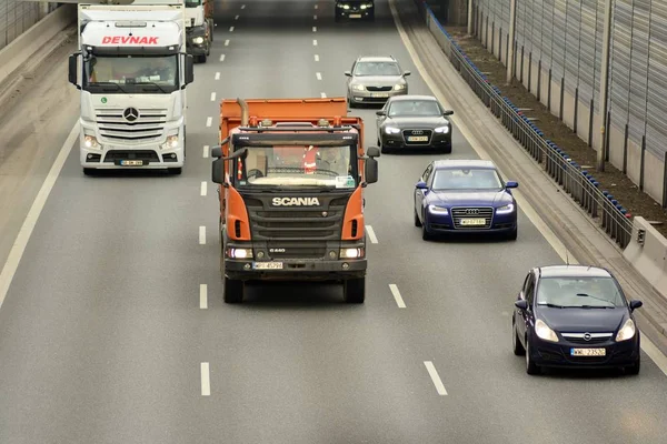 Varsovia Polonia Febrero 2019 Tráfico Día Autopista Visto Desde Arriba — Foto de Stock