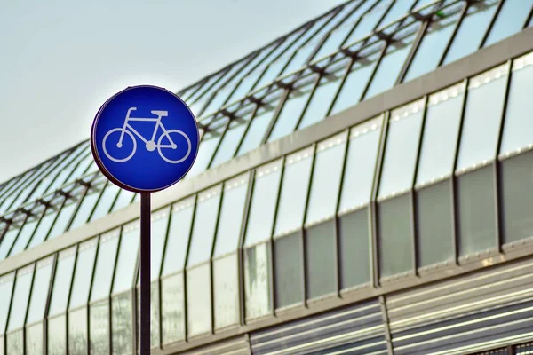 Bicicleta Pista Rodada Sinal Estrada Azul — Fotografia de Stock