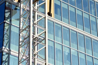 Vinç binaya bağlı