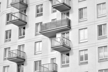 Modern Avrupa Konut Apartman. Siyah ve beyaz.