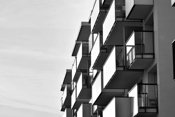 Moderno Edificio Residencial Europeo Blanco Negro — Foto de Stock