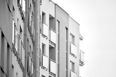 Modern Avrupa Konut Apartman. Siyah ve beyaz.