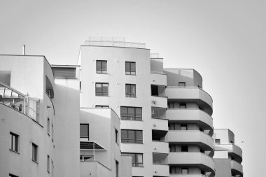 Modern Avrupa Konut Apartman. Siyah ve beyaz.