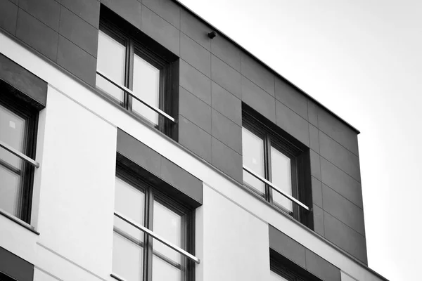 Moderno Edificio Residenziale Europeo Bianco Nero — Foto Stock