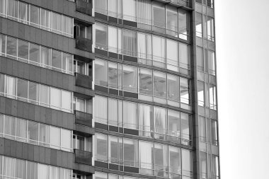 Modern kurumsal mimari - iş ve başarı kavramı. Siyah ve beyaz.