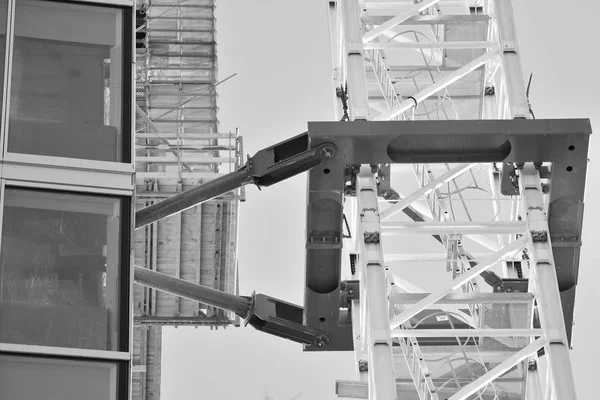 Crane Attached Building Black White — Stock Photo, Image