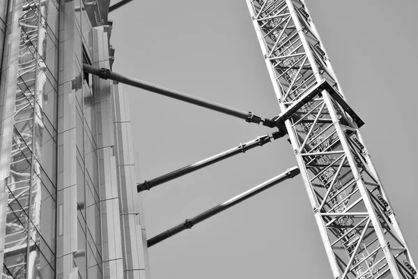 Grue Attachée Bâtiment Noir Blanc — Photo