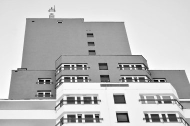 Modern Avrupa Konut Apartman. Siyah ve beyaz.