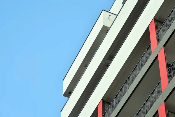 Edifícios Apartamentos Modernos Dia Ensolarado Com Céu Azul Fachada Moderno — Fotografia de Stock