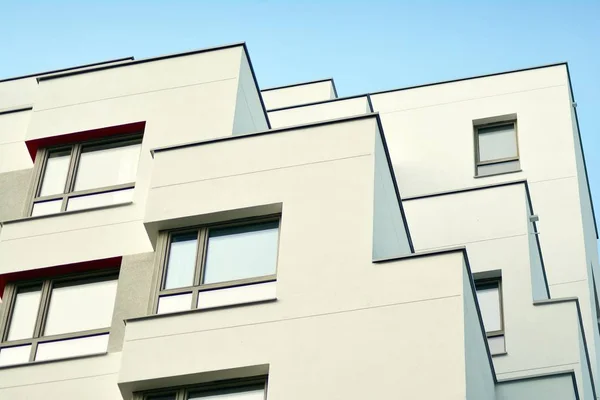 Modernos Edificios Apartamentos Día Soleado Con Cielo Azul Fachada Moderno — Foto de Stock
