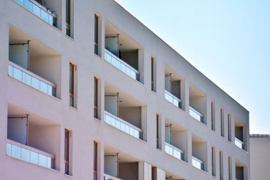 Apartman fütüristik mimarisi. Modern konut mimarisi