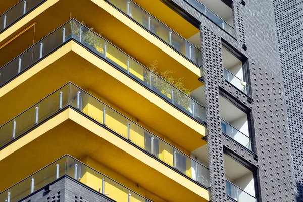公寓建筑的未来主义建筑 现代住宅建筑 — 图库照片