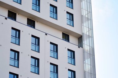 Apartman fütüristik mimarisi. Modern konut mimarisi