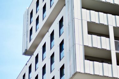 Apartman fütüristik mimarisi. Modern konut mimarisi