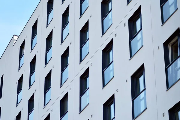 Apartman fütüristik mimarisi. Modern konut mimarisi