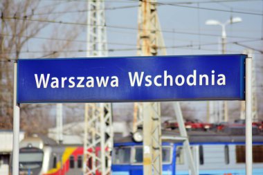 Varşova, Polonya. 25 Şubat 2019. Warszawa Wschodnia 'yı imzala. 