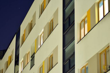 gece apartmanın dış 