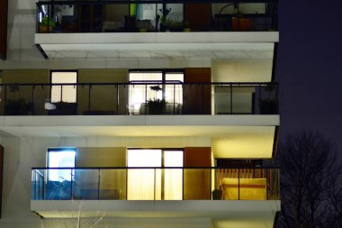 gece apartmanın dış 