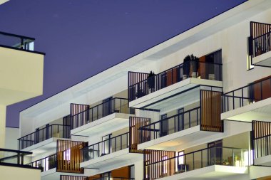 gece apartmanın dış 