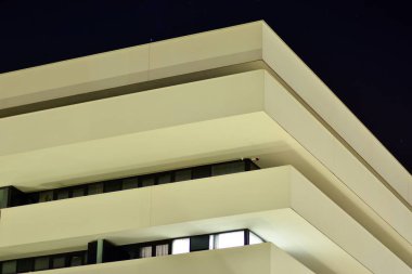 gece apartmanın dış 