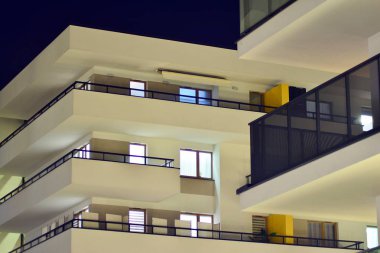 gece apartmanın dış 