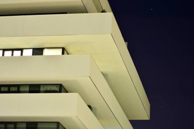 gece apartmanın dış 