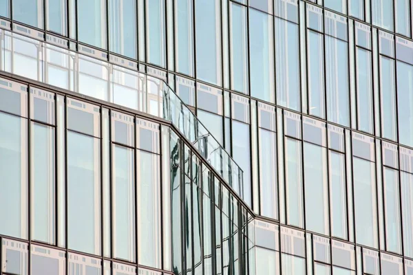 Синя Чиста Скляна Стіна Сучасної Офісної Будівлі — стокове фото