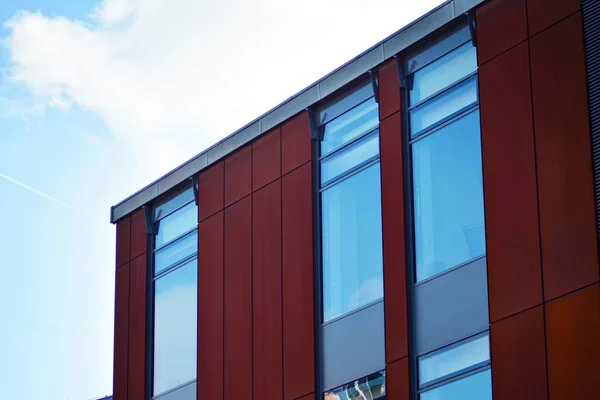 Ciel Reflété Dans Une Façade Verre Bâtiment Moderne — Photo