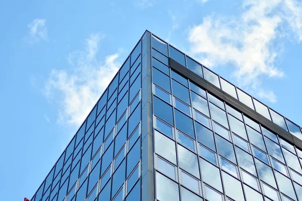 Superficie Del Edificio Vidrio Con Reflejo Las Nubes — Foto de Stock