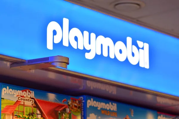 Varşova, Polonya. 15 Mart 2019. Playmobil imzala. Şirket tabela Playmobil.