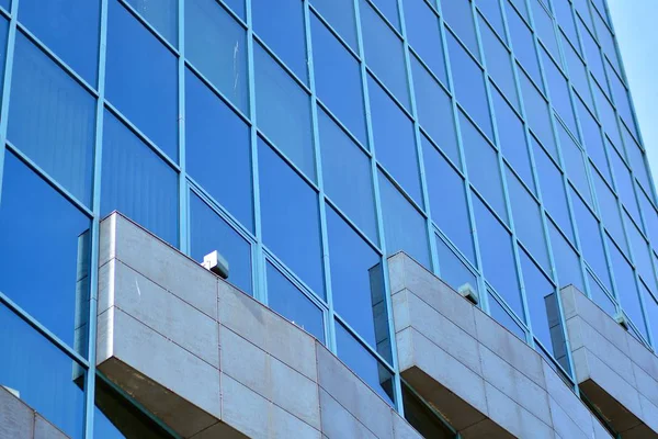 Nuevo Edificio Oficinas Centro Negocios Pared Acero Vidrio Con Cielo —  Fotos de Stock